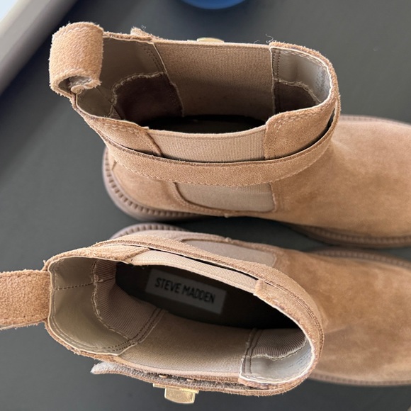 Steve Madden Gates booties in taupe suede - Picture 5 of 7